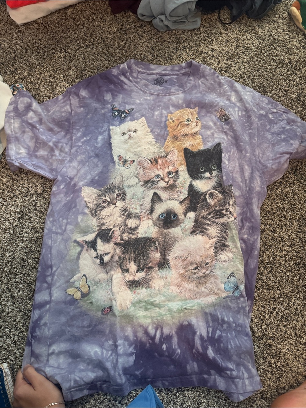 t shirt w cat design